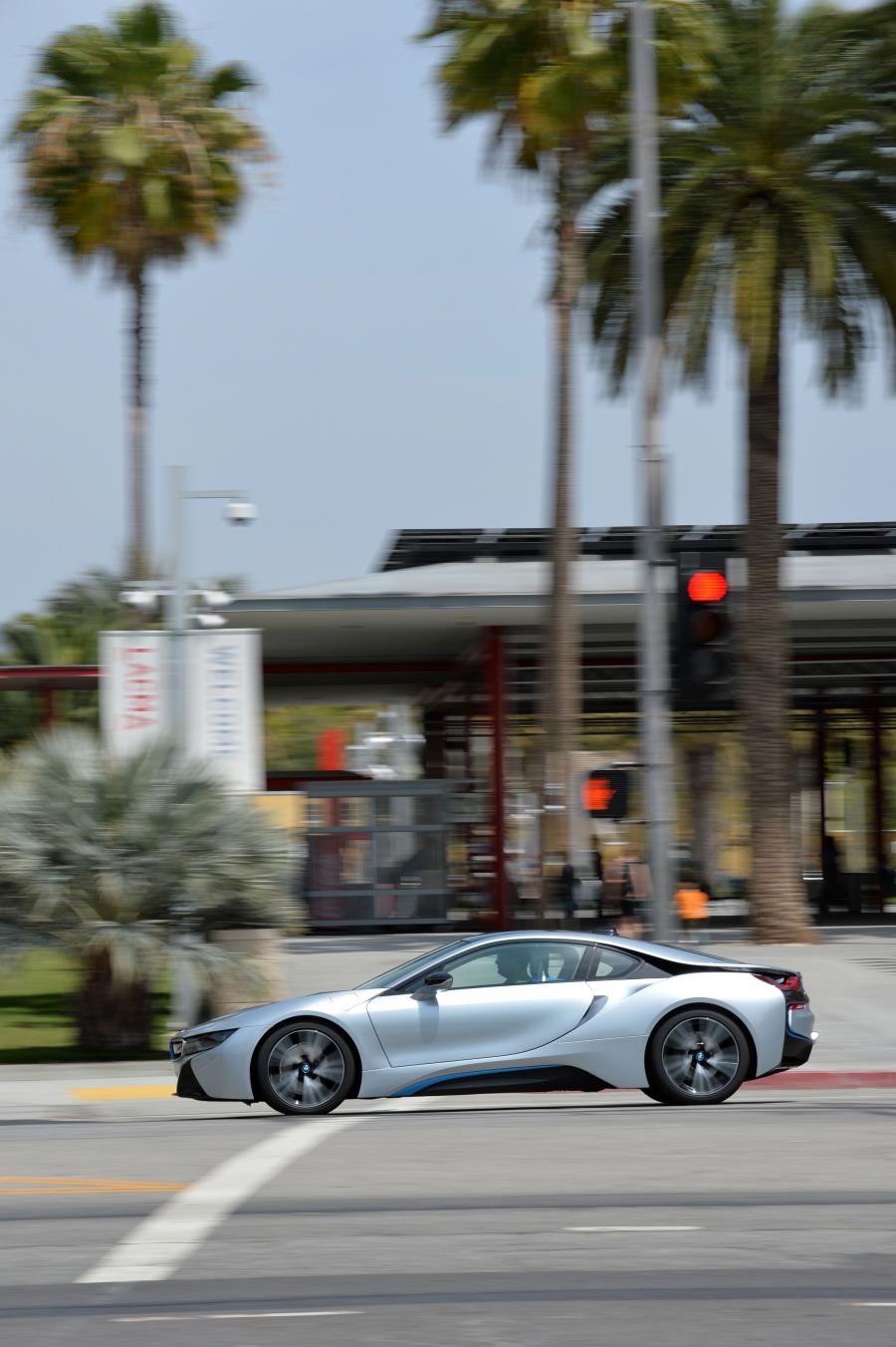  BMW i8 2014 года  (фото 68 из 180)